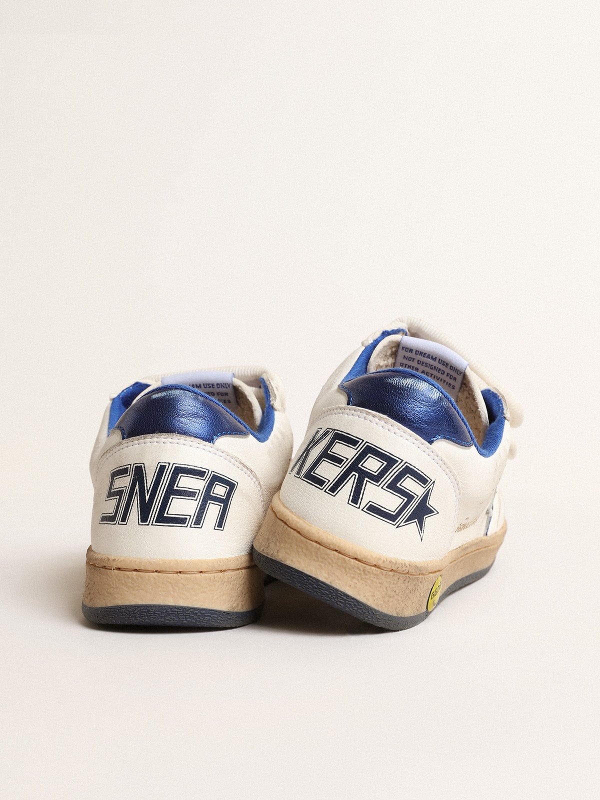 Golden Goose - Ball Star Junior mit Stern und Fersendetail aus blauem Metallic-Leder in 