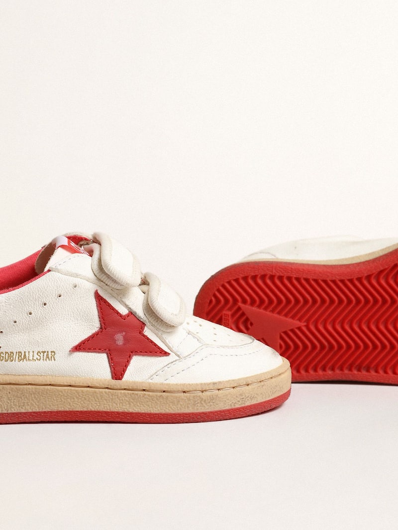 Golden Goose - Ball Star Junior de napa con estrella y refuerzo del tal&oacute;n de piel roja in 