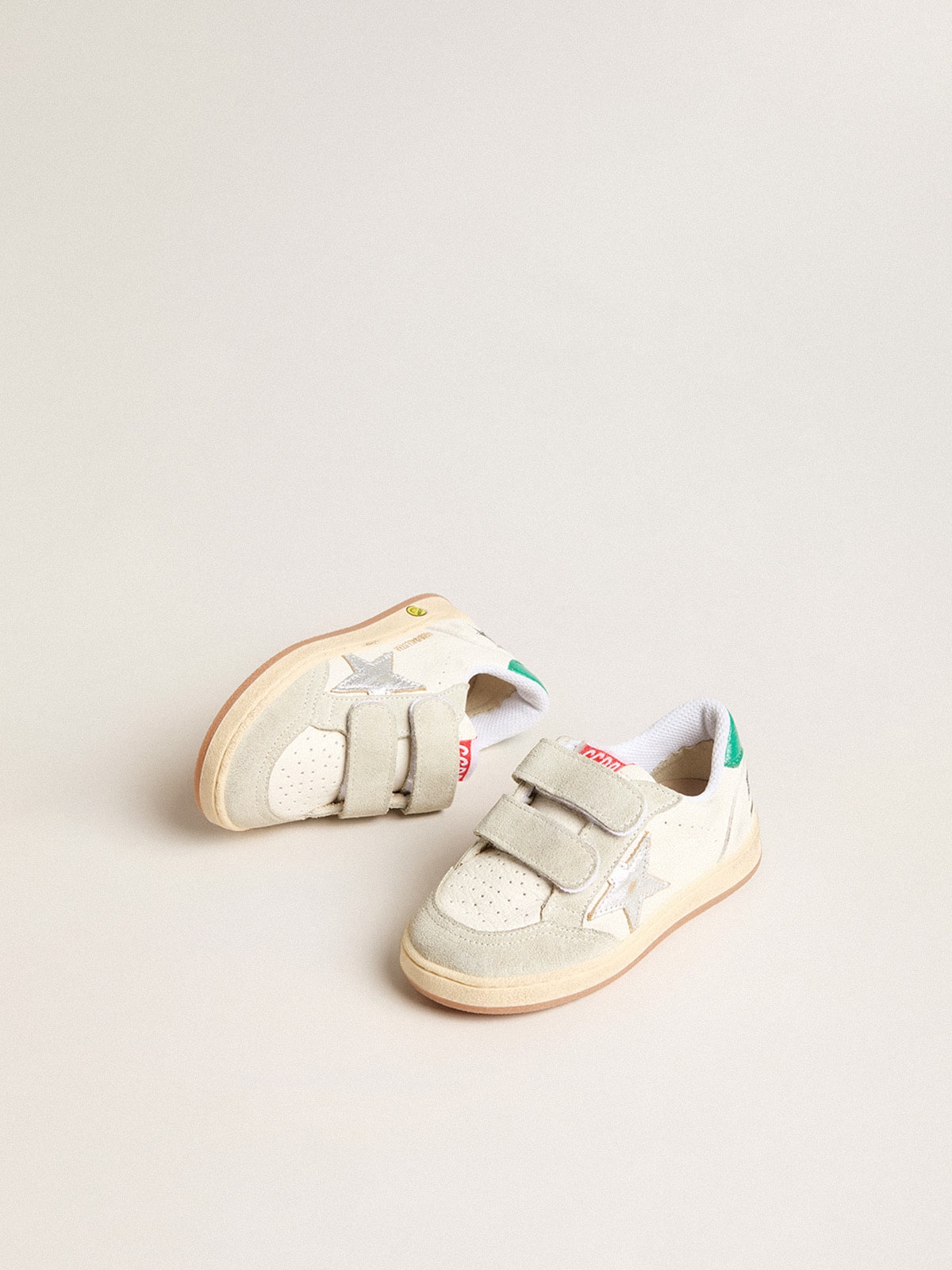Golden Goose - Ball Star Junior com estrela prateada e talão de suede verde in 