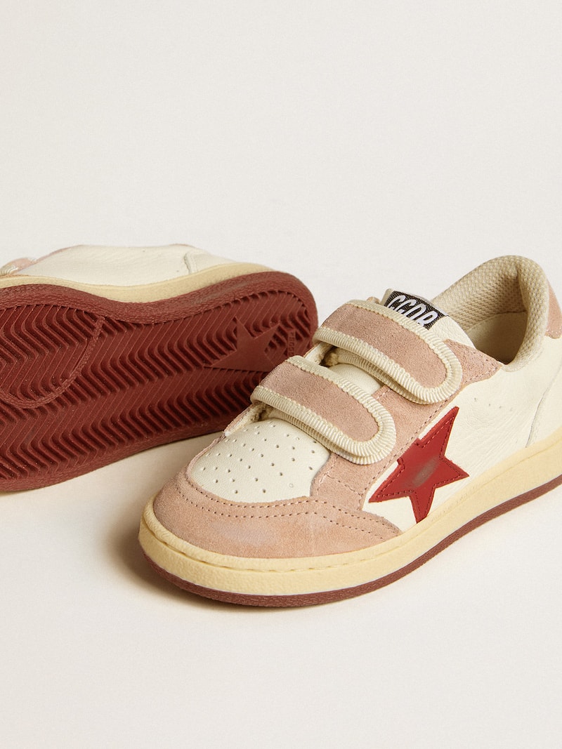 Golden Goose - Ball Star Junior aus Nappa mit Stern aus Nappa und Fersendetail aus rosafarbenem Rauleder in 