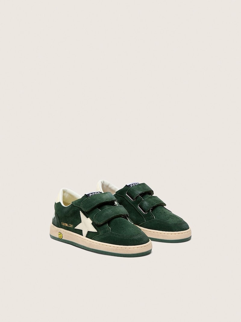 Golden Goose - Ball Star Junior de ante verde bosque con estrella y refuerzo del tal&oacute;n de piel color crema in 