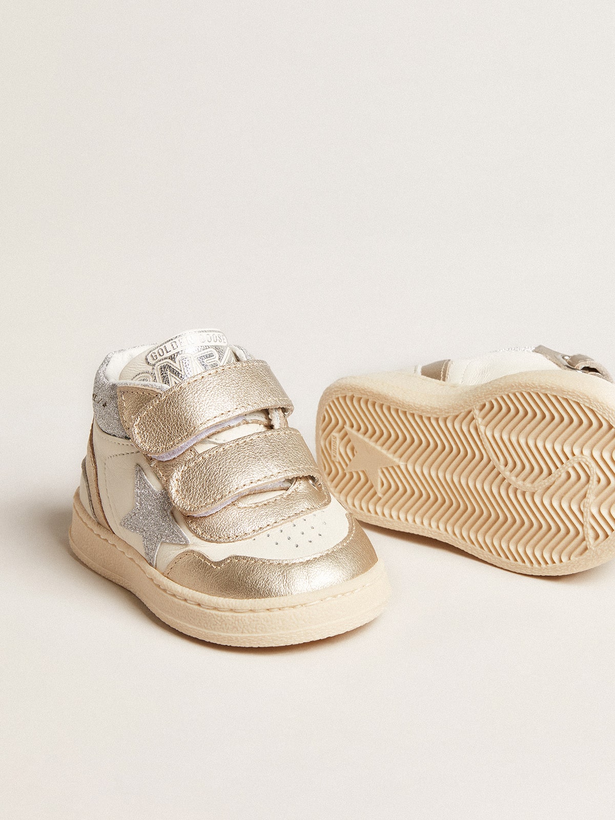 Golden Goose - June Junior in nappa e inserti in pelle laminata con stella in glitter in 