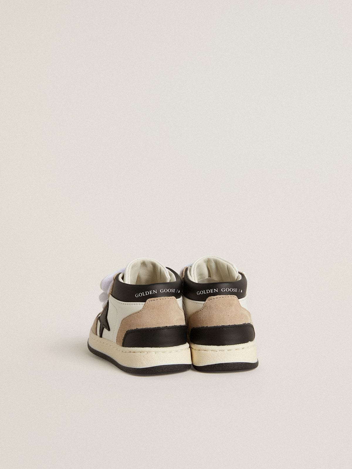 Golden Goose - June Junior de napa y aplicaciones de ante con estrella de piel negra in 