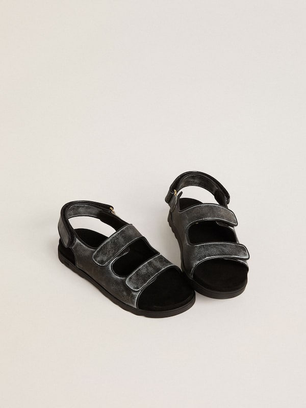 Golden Goose - Noa Junior sandals in distressed black leather in 