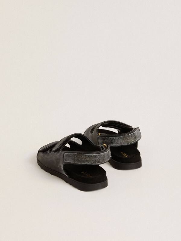 Golden Goose - Noa Junior sandals in distressed black leather in 