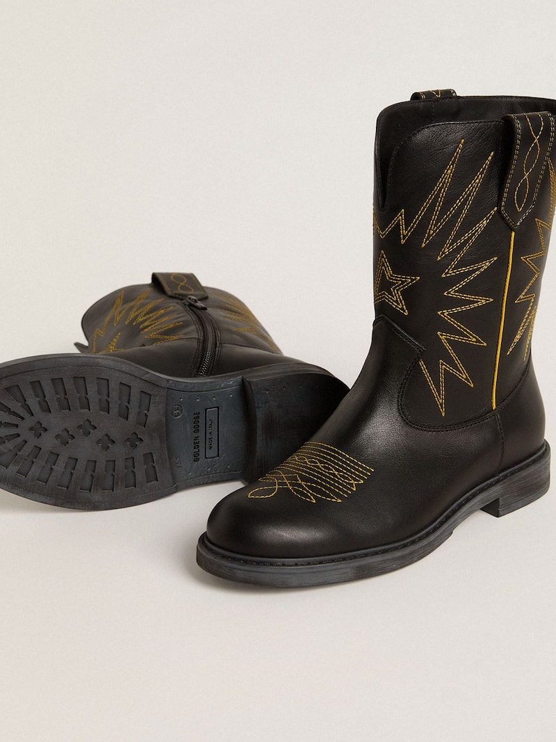 Golden Goose - Wish Junior boots in black leather with yellow star embroidery in 