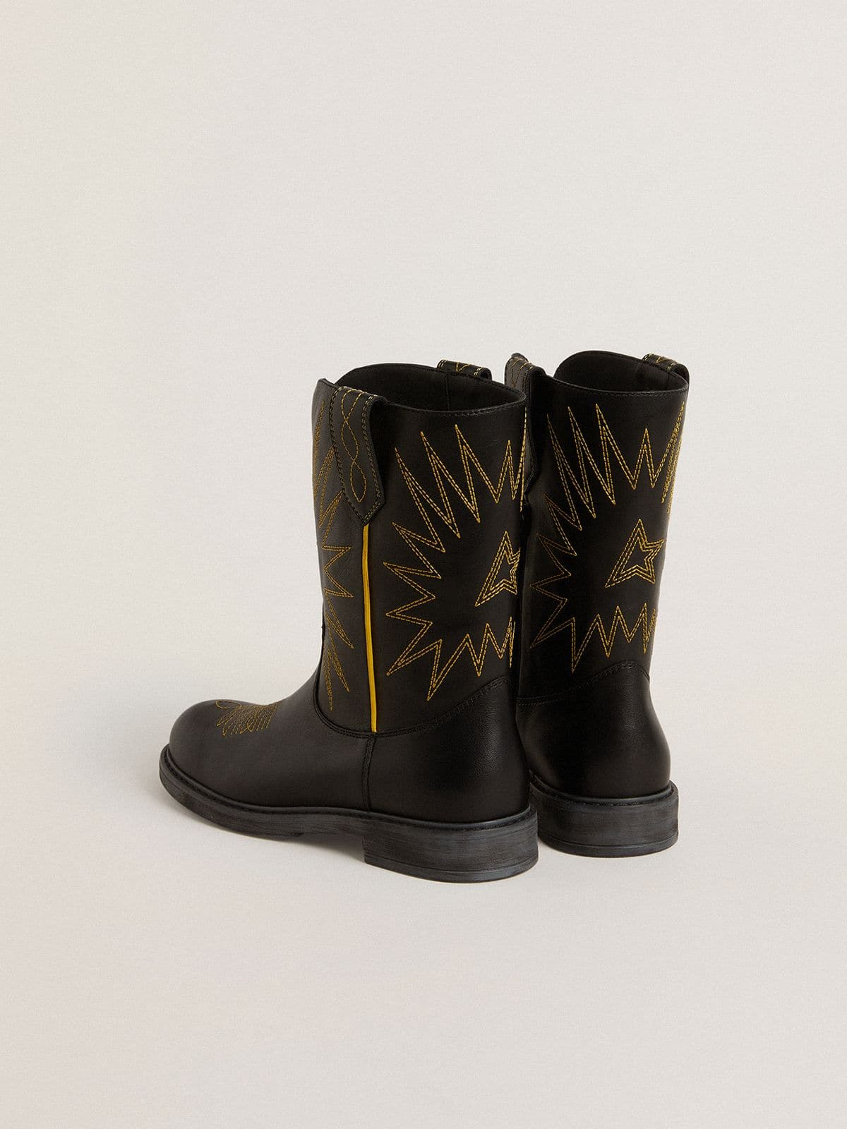 Golden Goose - Bottes Wish Junior en cuir noir avec broderie étoile jaune in 