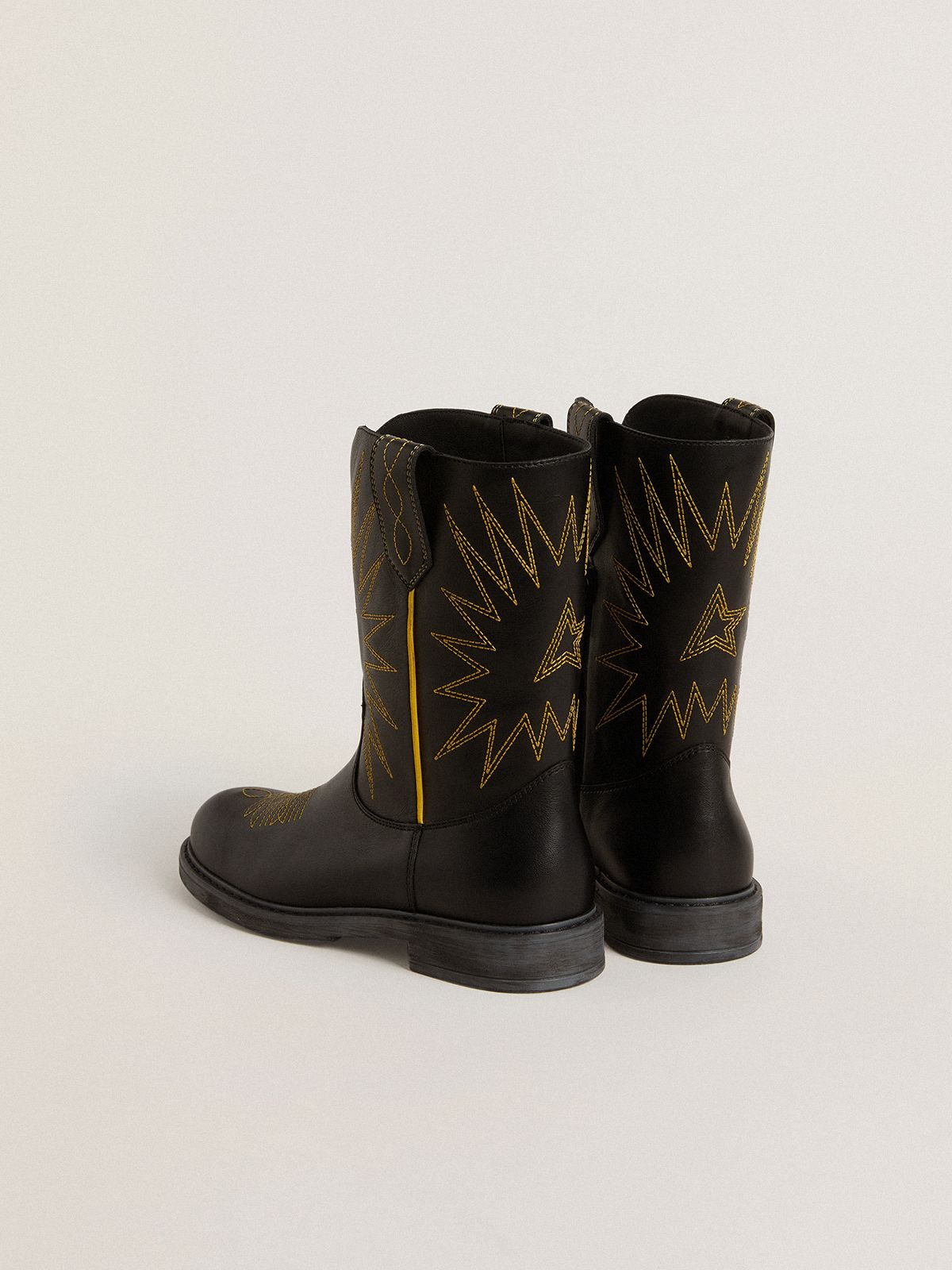 Golden Goose - Botas Wish Junior de piel negra con bordado de estrella amarillo in