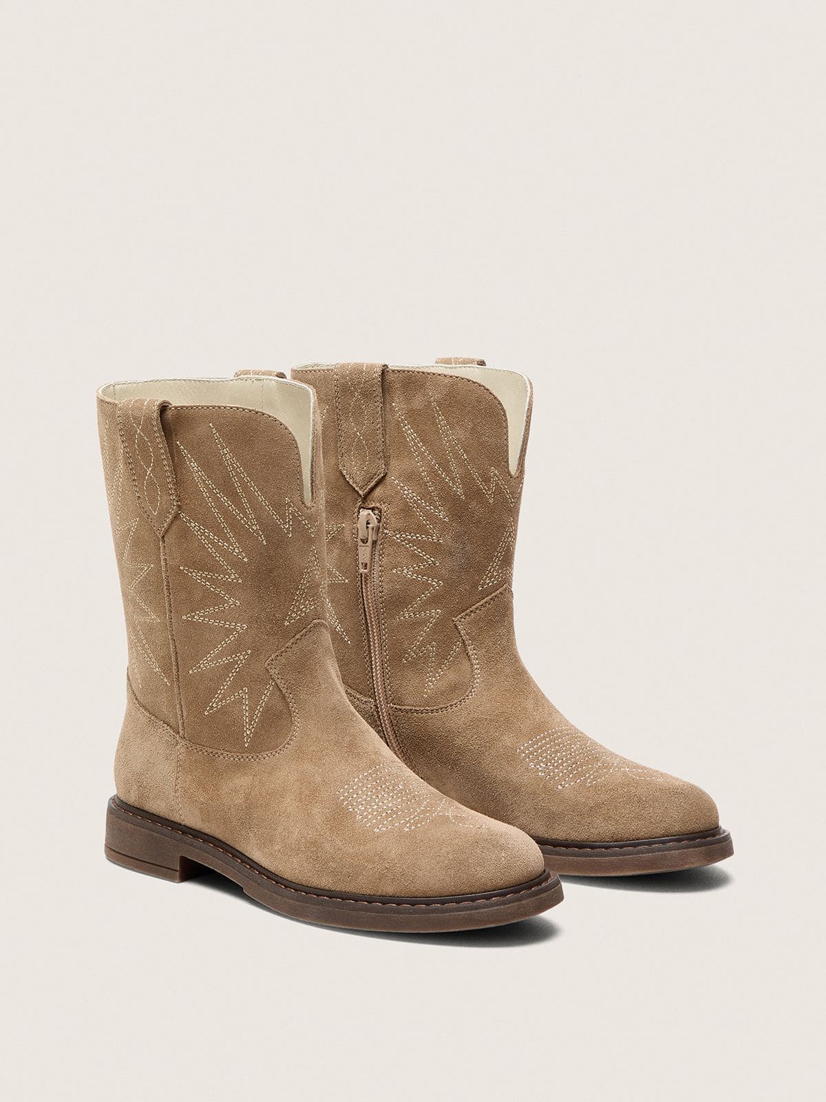 Botas Wish Junior de ante gris paloma con bordado de estrella
