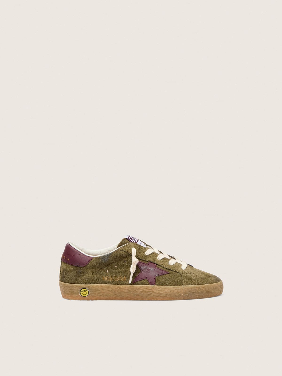 Golden Goose - Super-Star Junior in suede verde militare con stella e talloncino in pelle color bordeaux in 