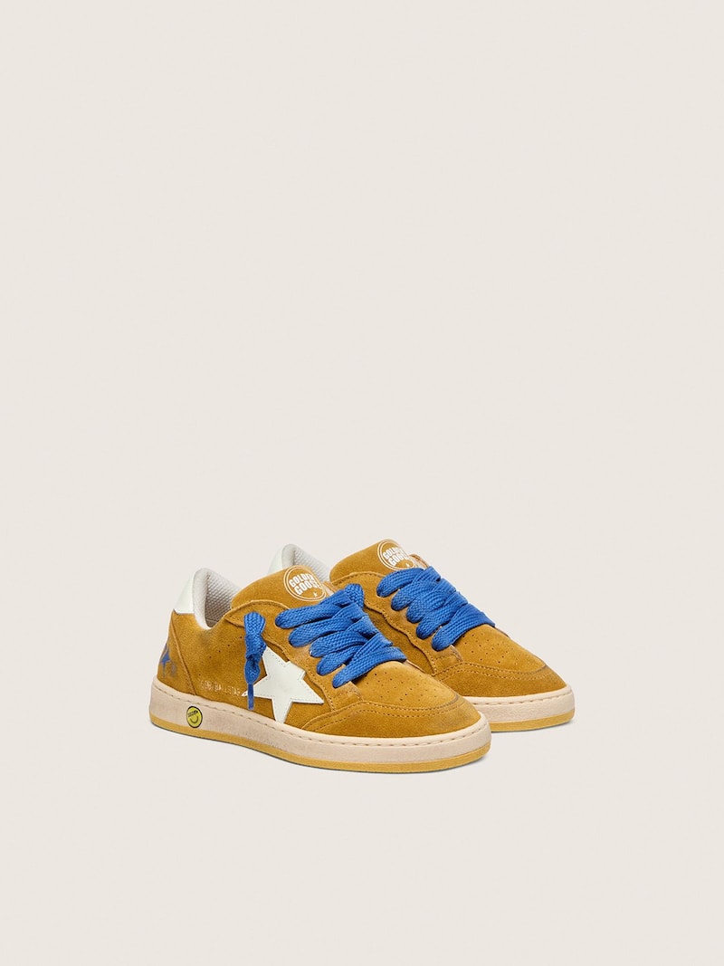 Golden Goose - Ball Star Junior de ante ocre con estrella y refuerzo del tal&oacute;n de piel brillante blanca in 