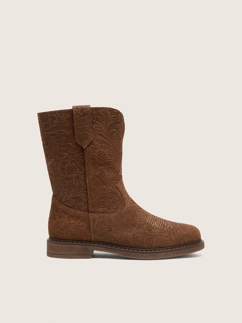 Junior Wish Star boots in brown suede with raised floral pattern