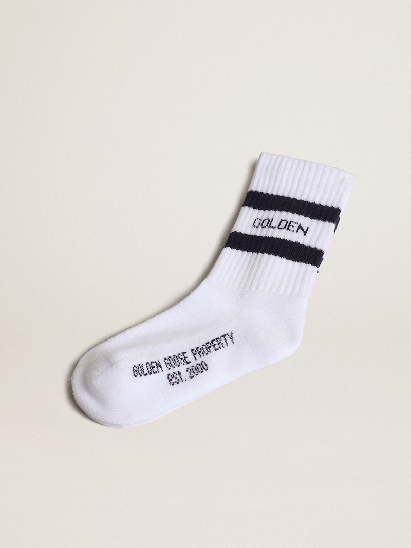 Gerippte Socken mit Streifen und marineblauem Logo