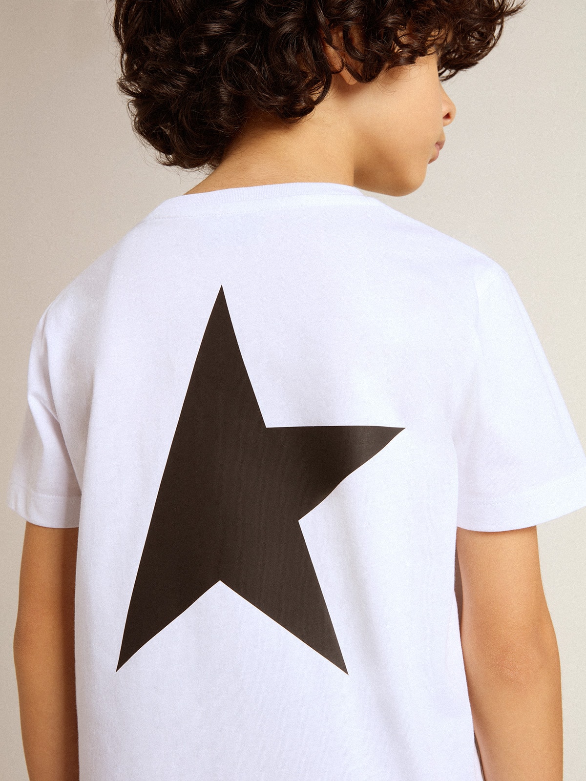 Golden Goose - White T-shirt with contrasting black logo and star in 