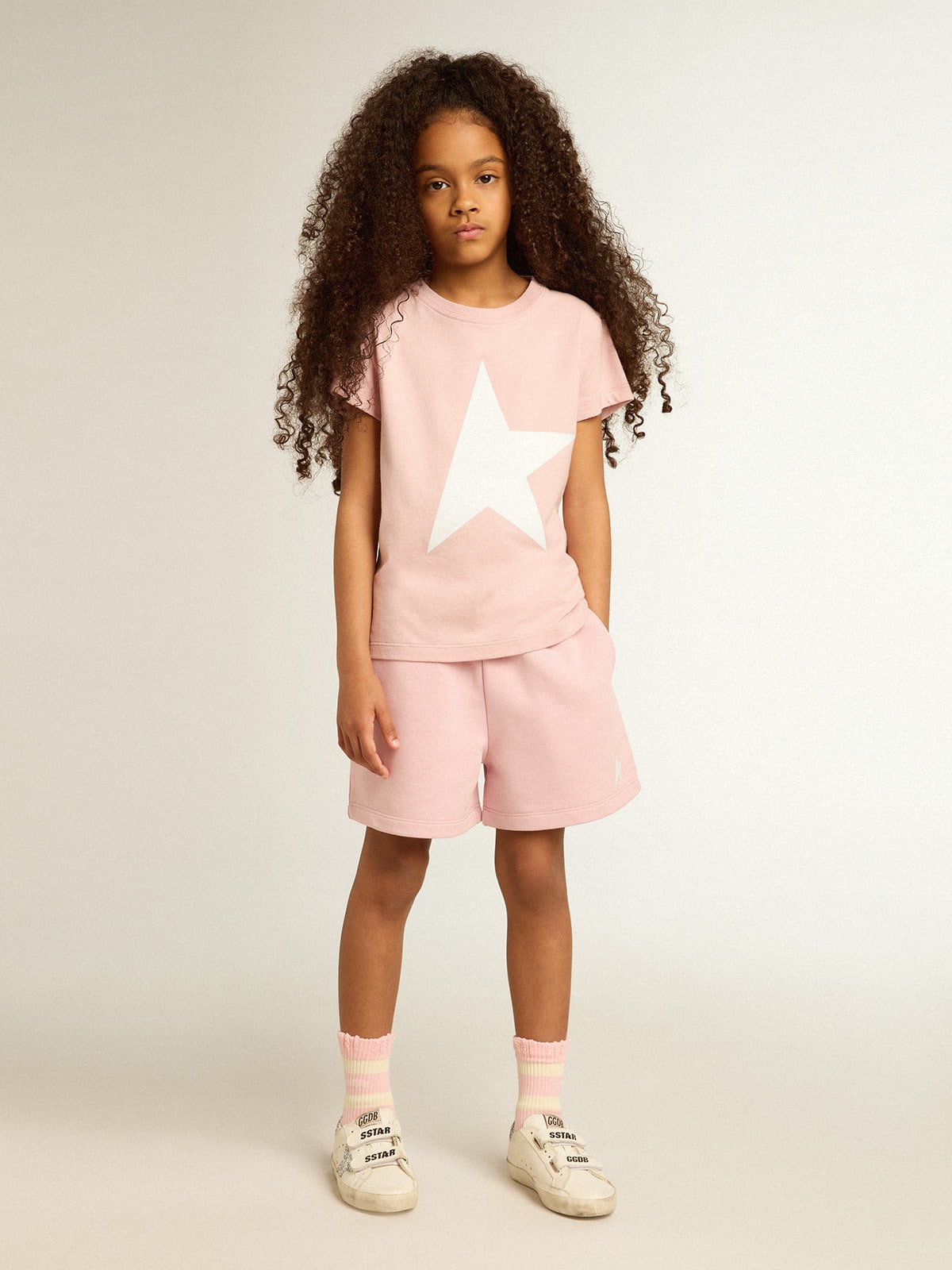 Golden Goose - T-shirt rosa da bambina con logo e maxi stella di colore bianco in 