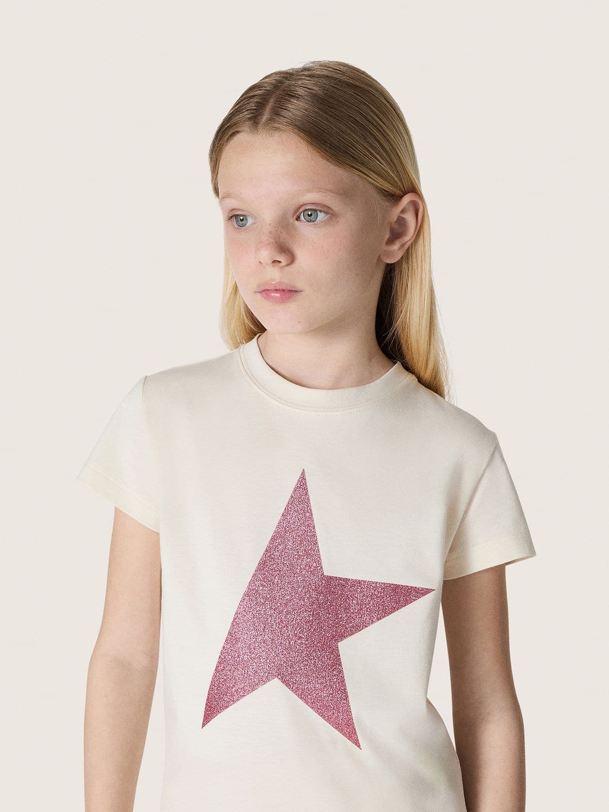 Golden Goose - Star girls&rsquo; T-shirt in white cotton jersey with pink glitter star in 
