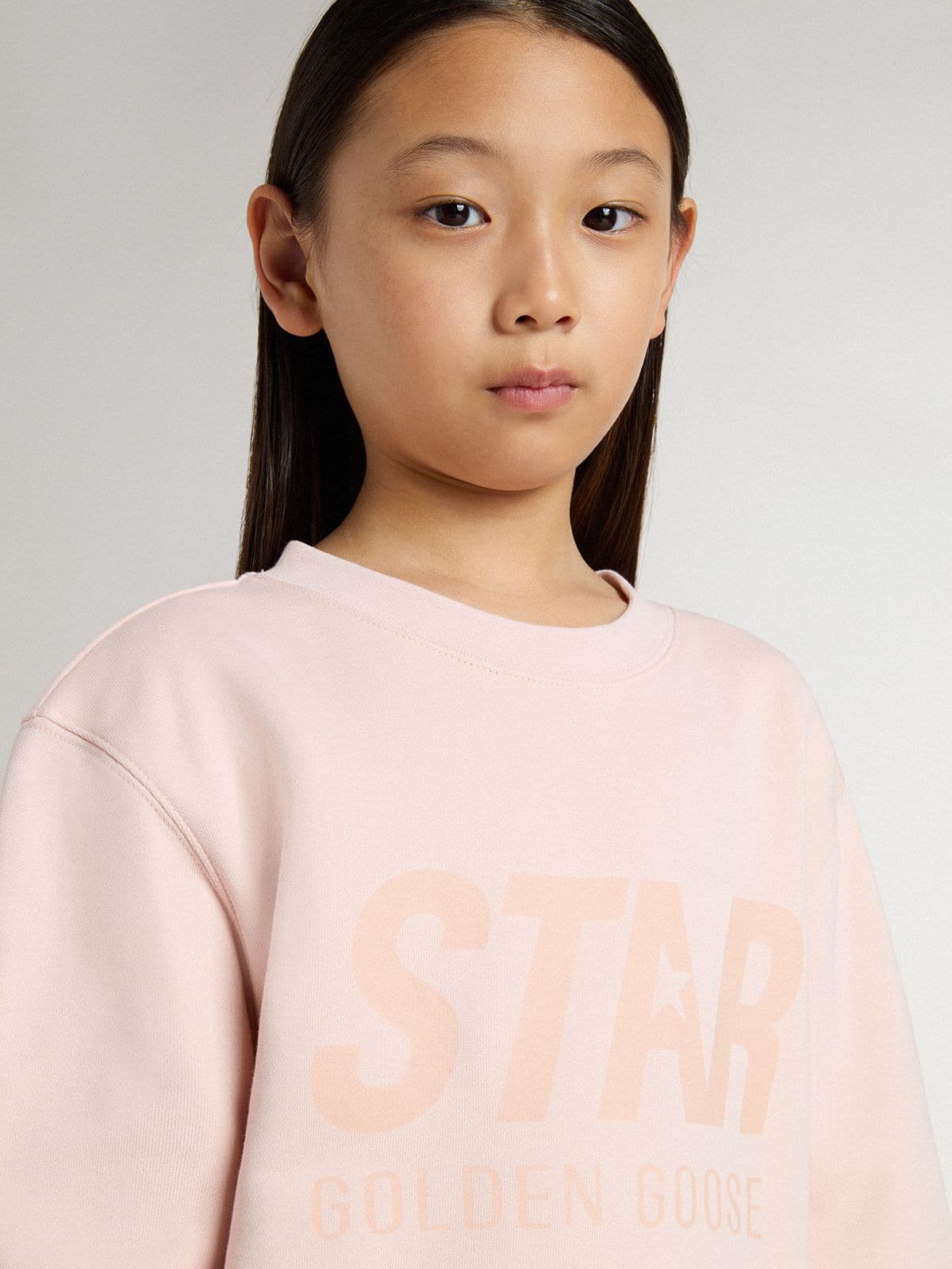Golden Goose - Rosafarbenes Mädchensweatshirt mit rosafarbenem Schriftzug auf der Vorderseite  in 