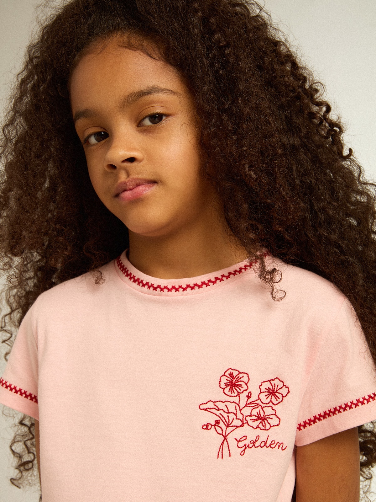 Golden Goose - Pink T-shirt with red trim and embroidered flower on the heart in 