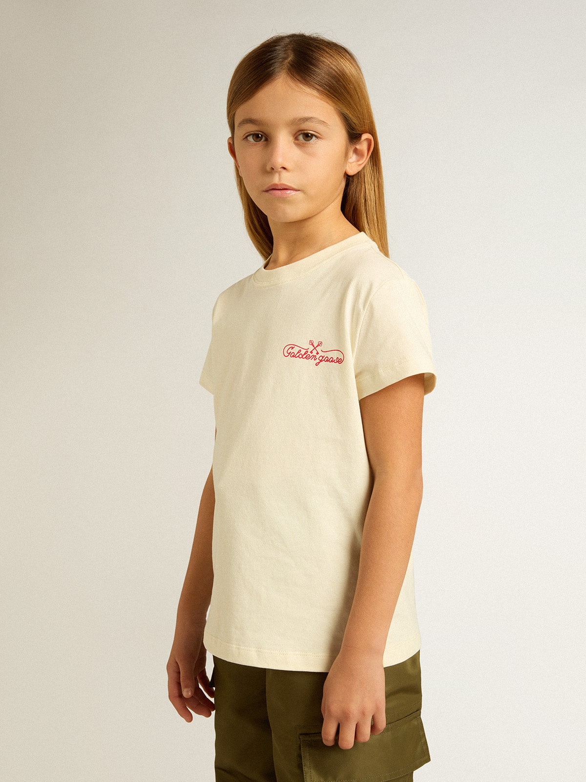 Golden Goose - T-shirt fille en coton blanc vieilli avec broderie rouge sur la poitrine in 