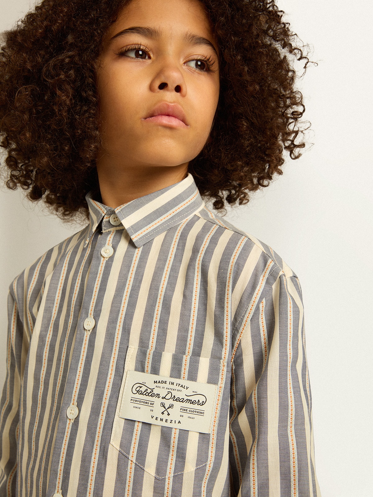 Golden Goose - Camisa infantil masculina listrada com detalhe Golden Dreamers no bolso in 