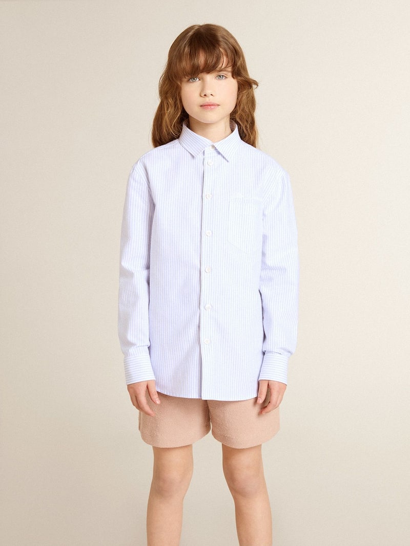 Golden Goose - Camisa Infantil Masculina de algod&atilde;o listrado branco e azul-claro com logo bordado in 
