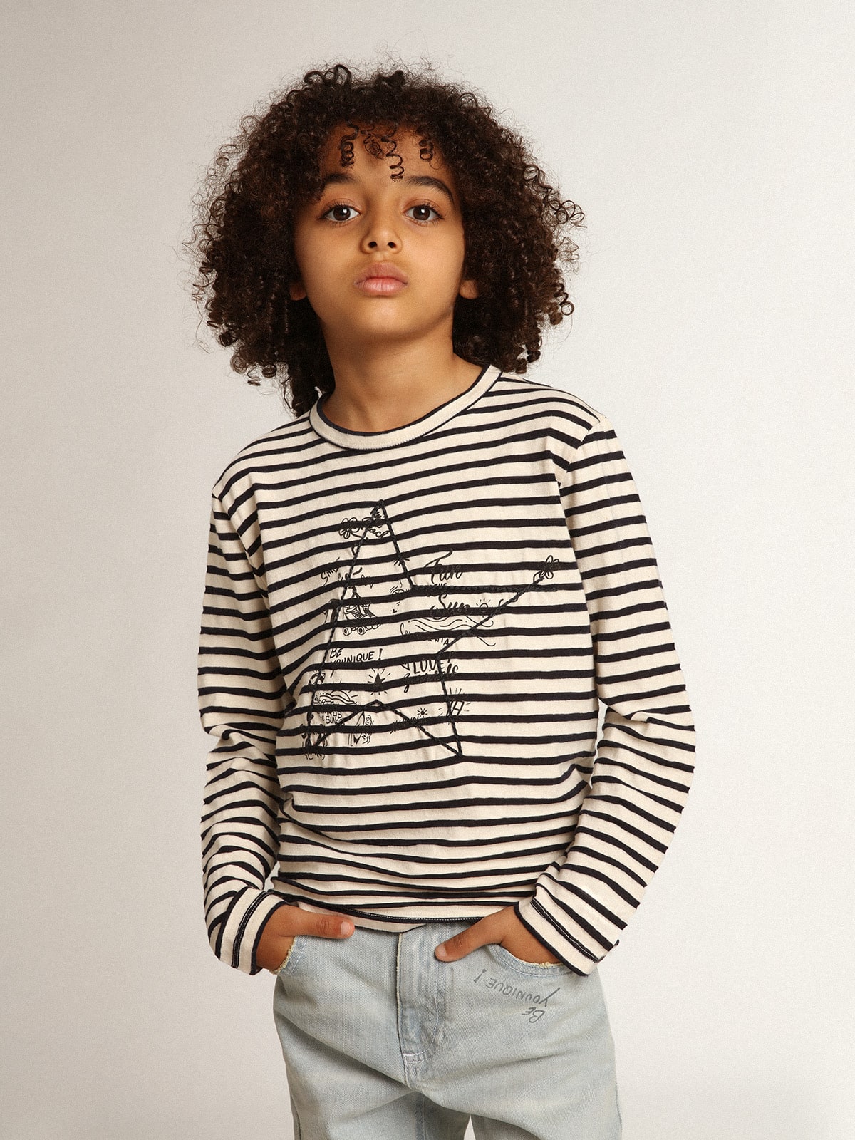 Golden Goose - Boys’ T-shirt with white and blue stripes and embroidery on the front in 