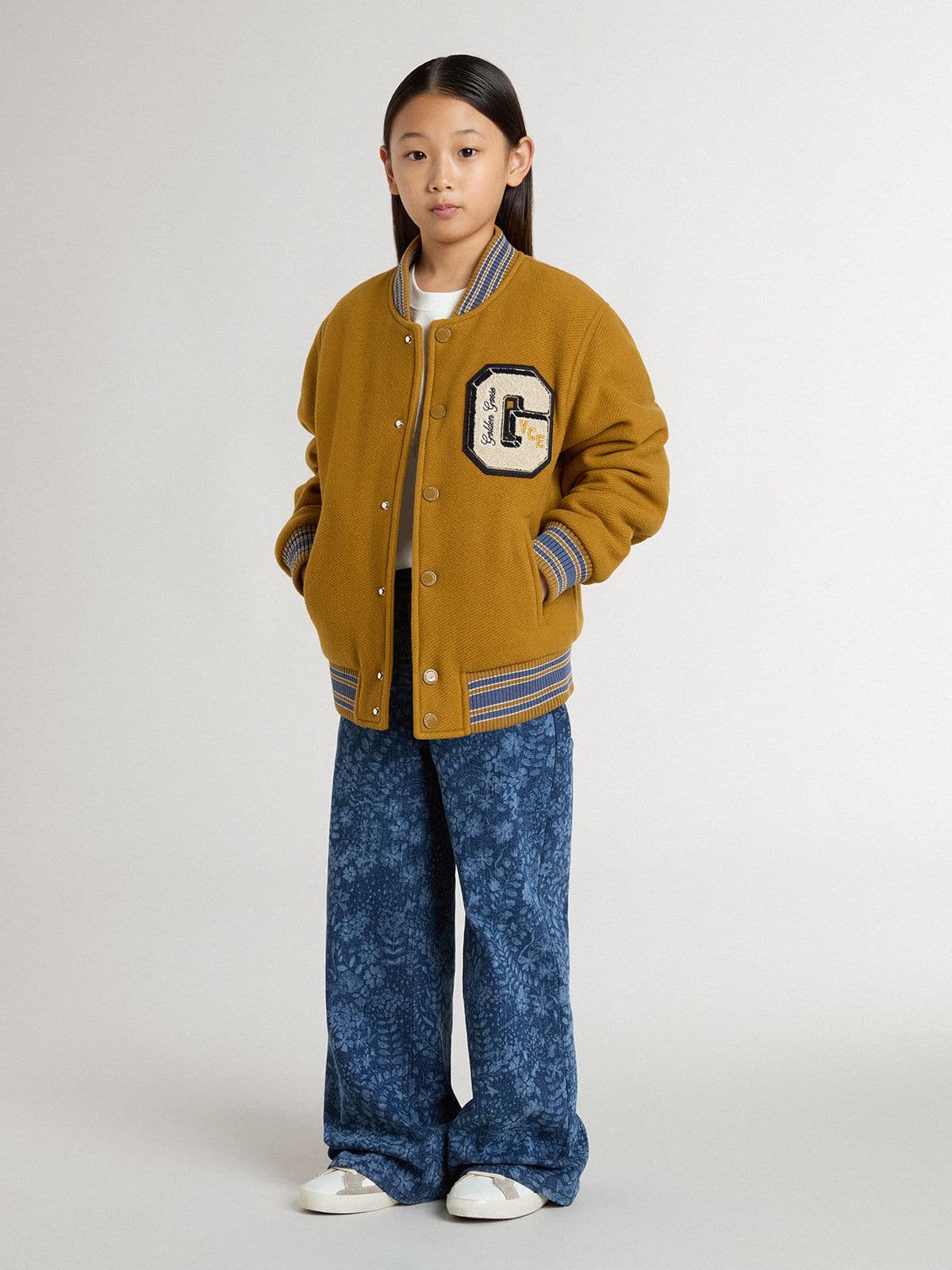 Golden Goose - Jeans ampio da bambina dal lavaggio medio con stampa in 