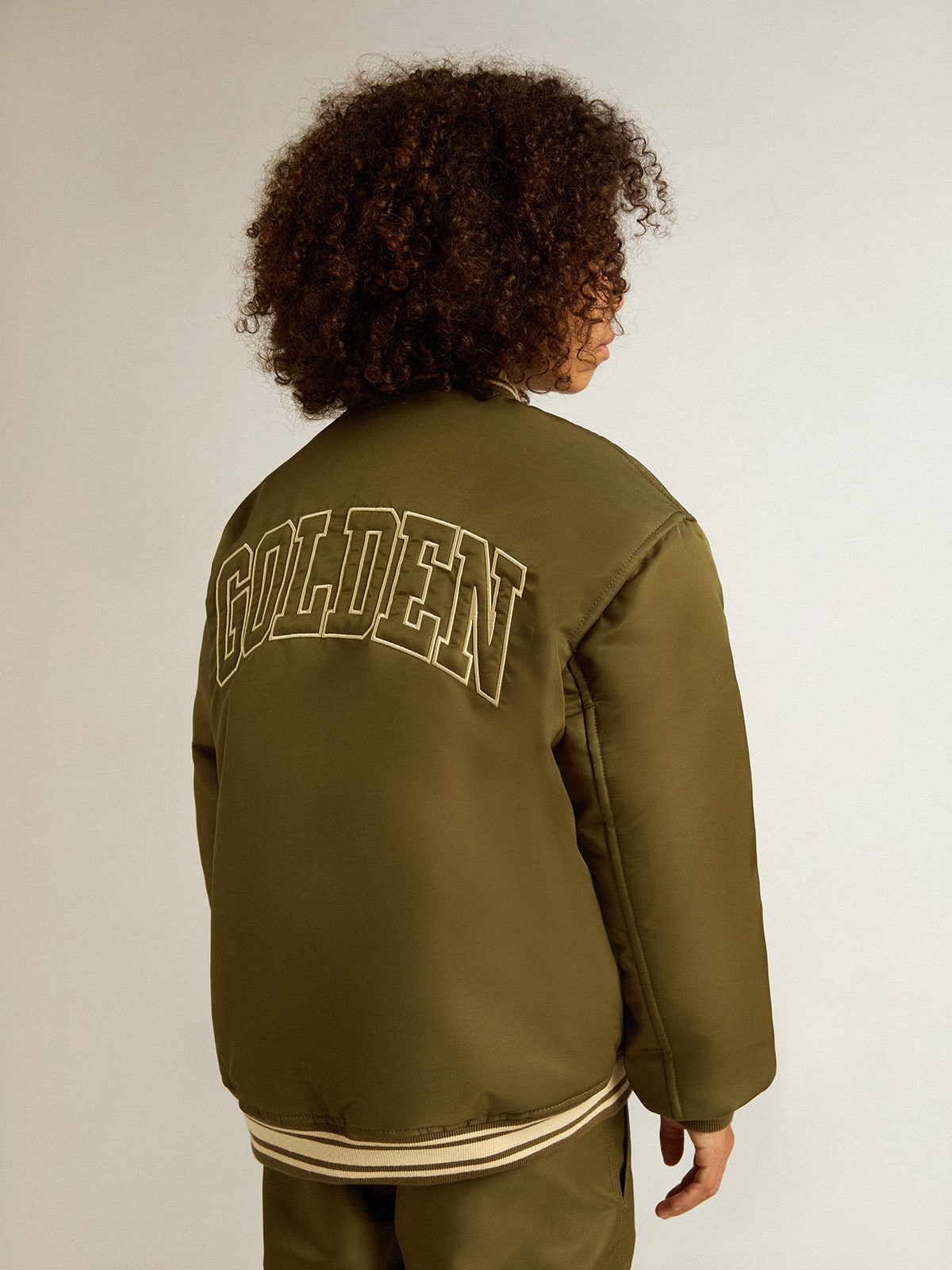 Golden Goose - Giacca bomber Kids in nylon color verde militare e scritta sul retro in 