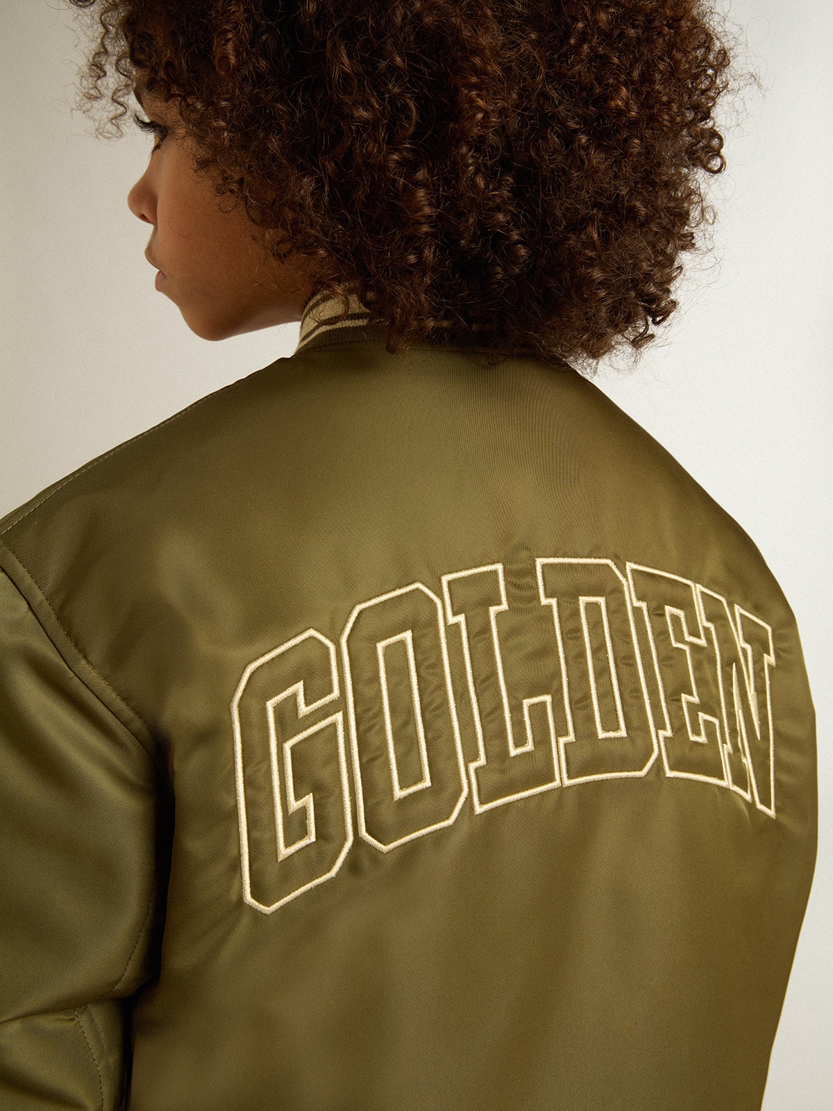 Golden Goose - Giacca bomber Kids in nylon color verde militare e scritta sul retro in 