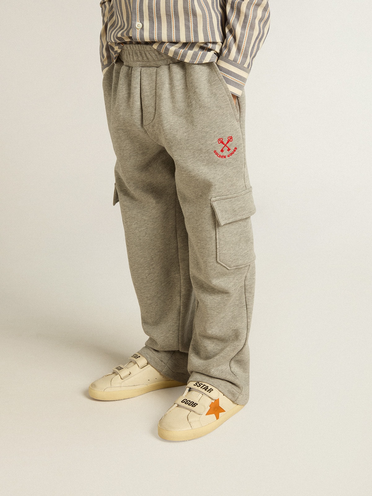 Pantalon de jogging cargo en coton gris chiné avec broderie