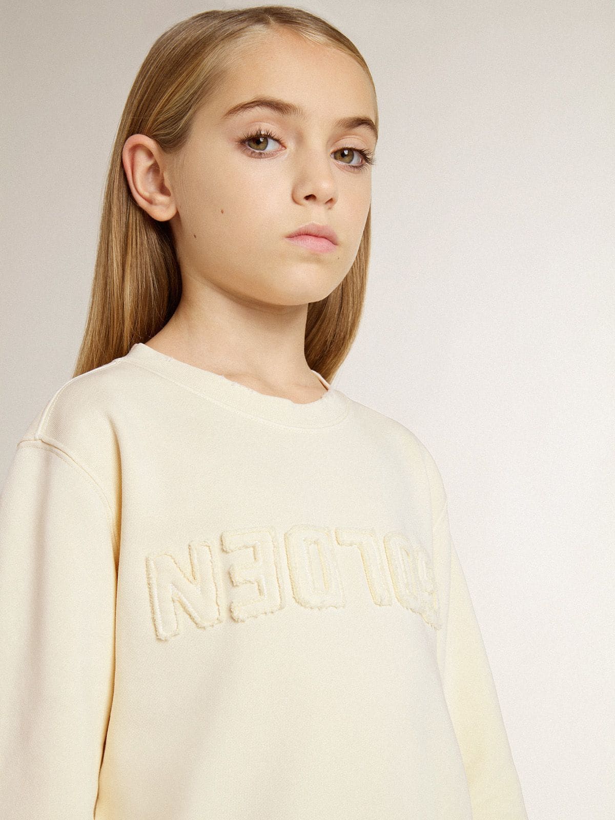 Golden Goose - Girls’ cream-colored sweatshirt with patch writing in 