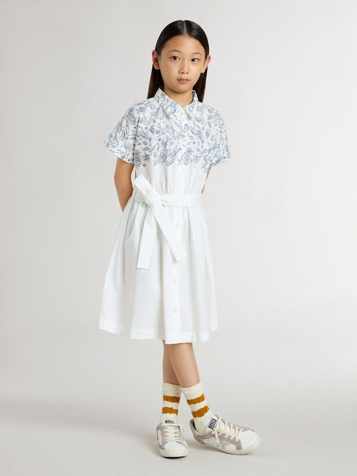Golden Goose - Abito chemisier da Bambina in canvas di cotone bianco con stampa marina blu e piping bianco in 