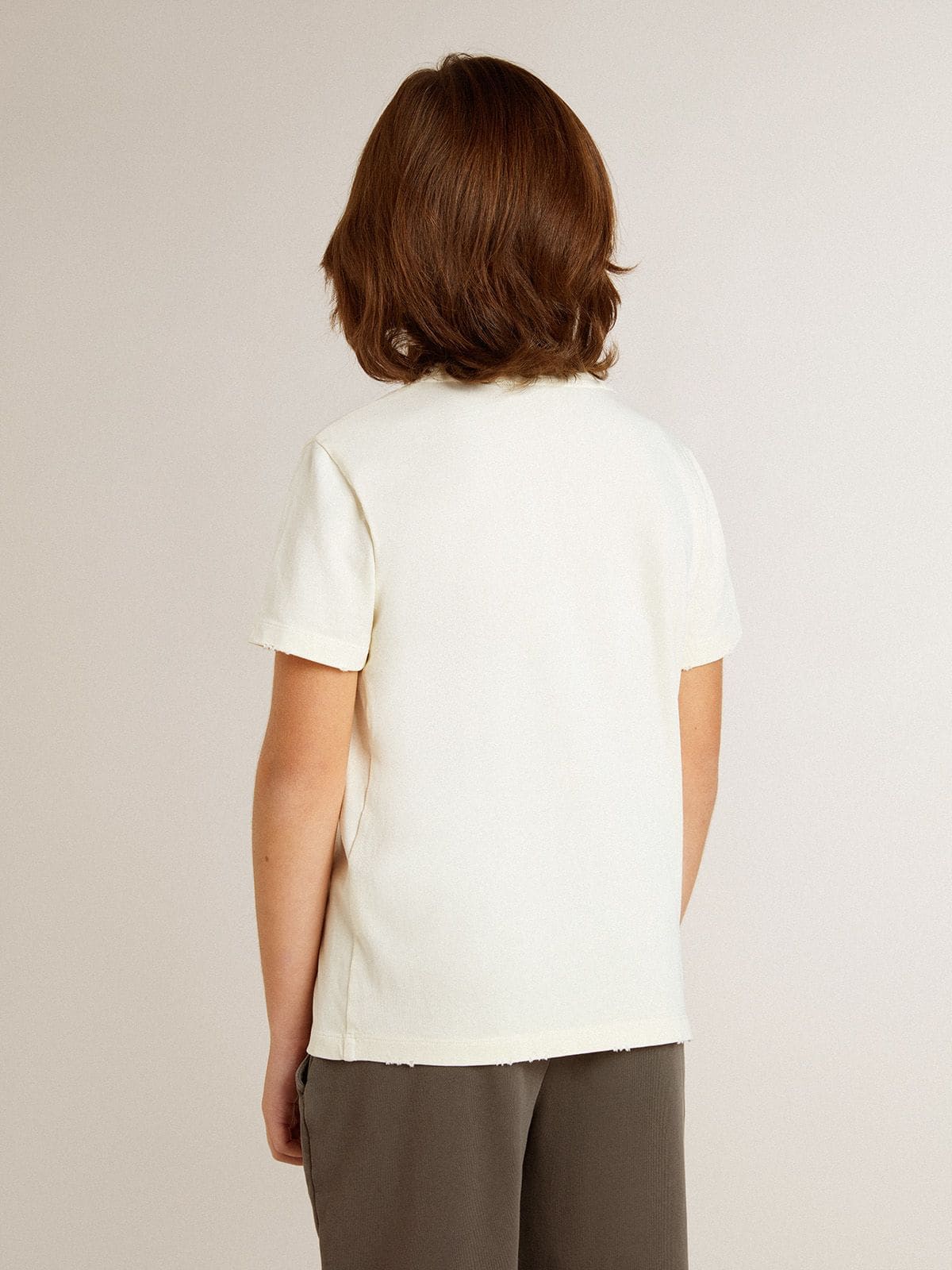 Golden Goose - Camiseta infantil masculina cor creme com logo em relevo  in 