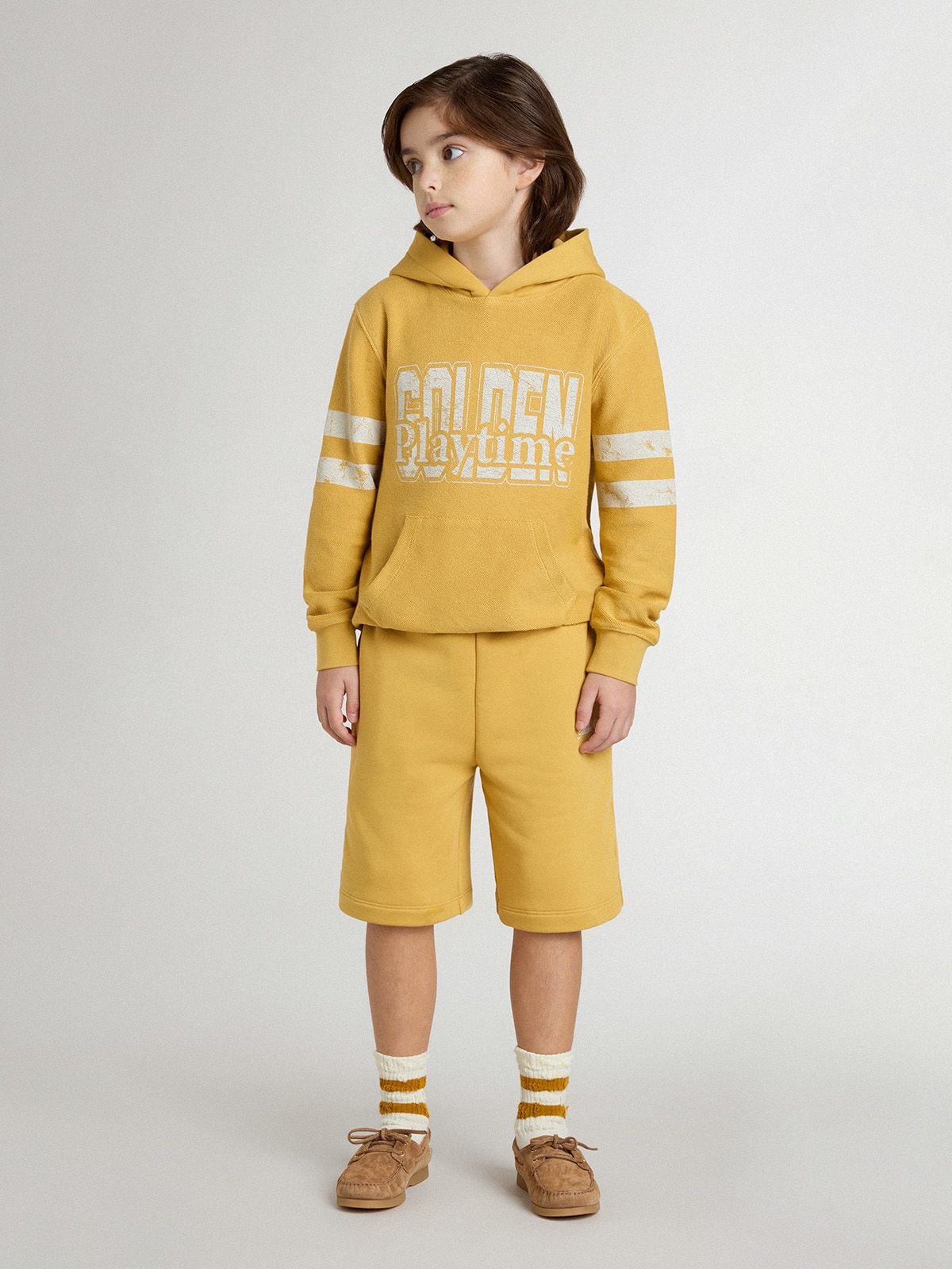 Golden Goose - Short Kids jogging di colore giallo ocra con ricamo in 