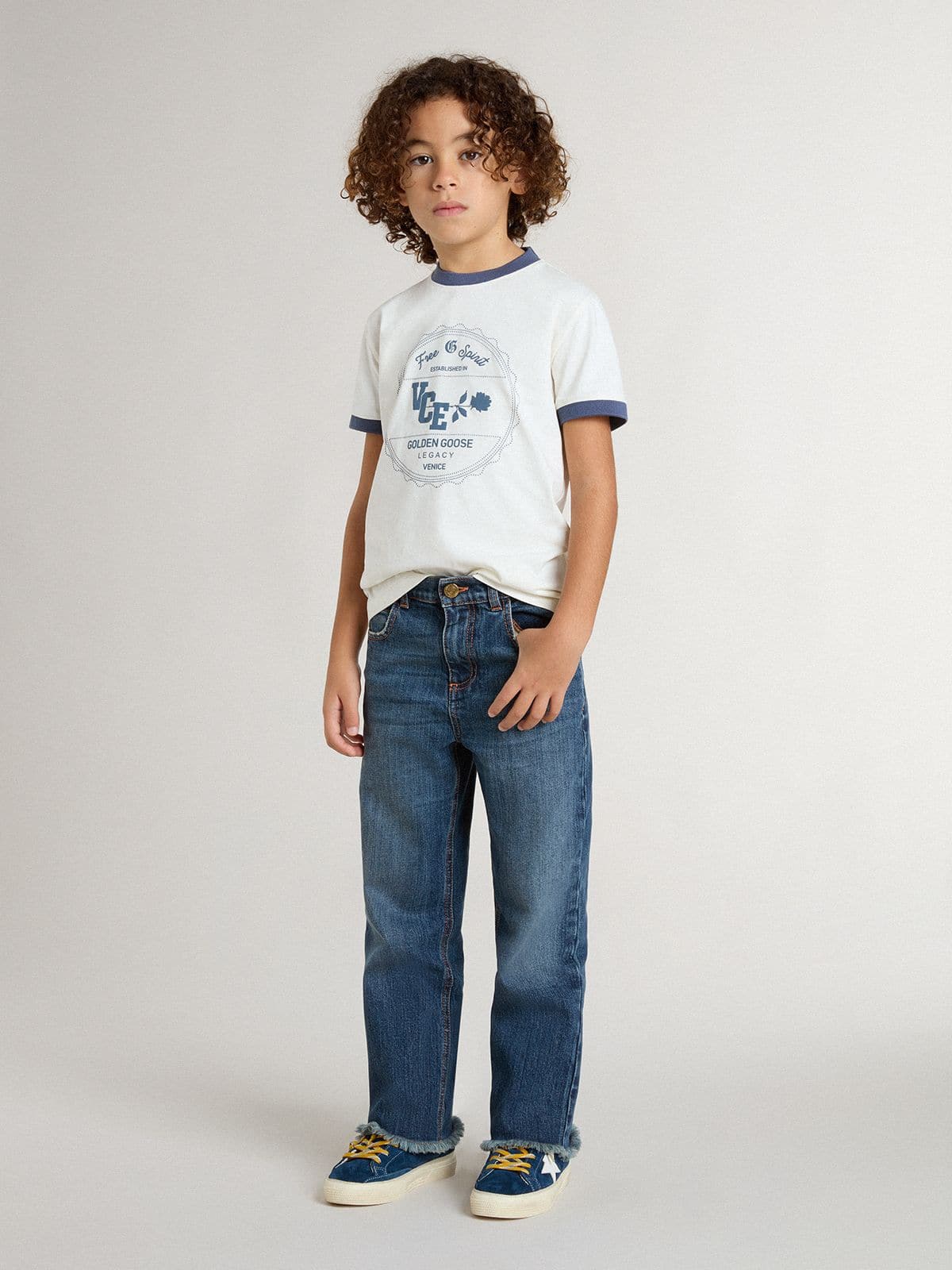Golden Goose - T-shirt blanc pour garçon avec imprimé bleu in 