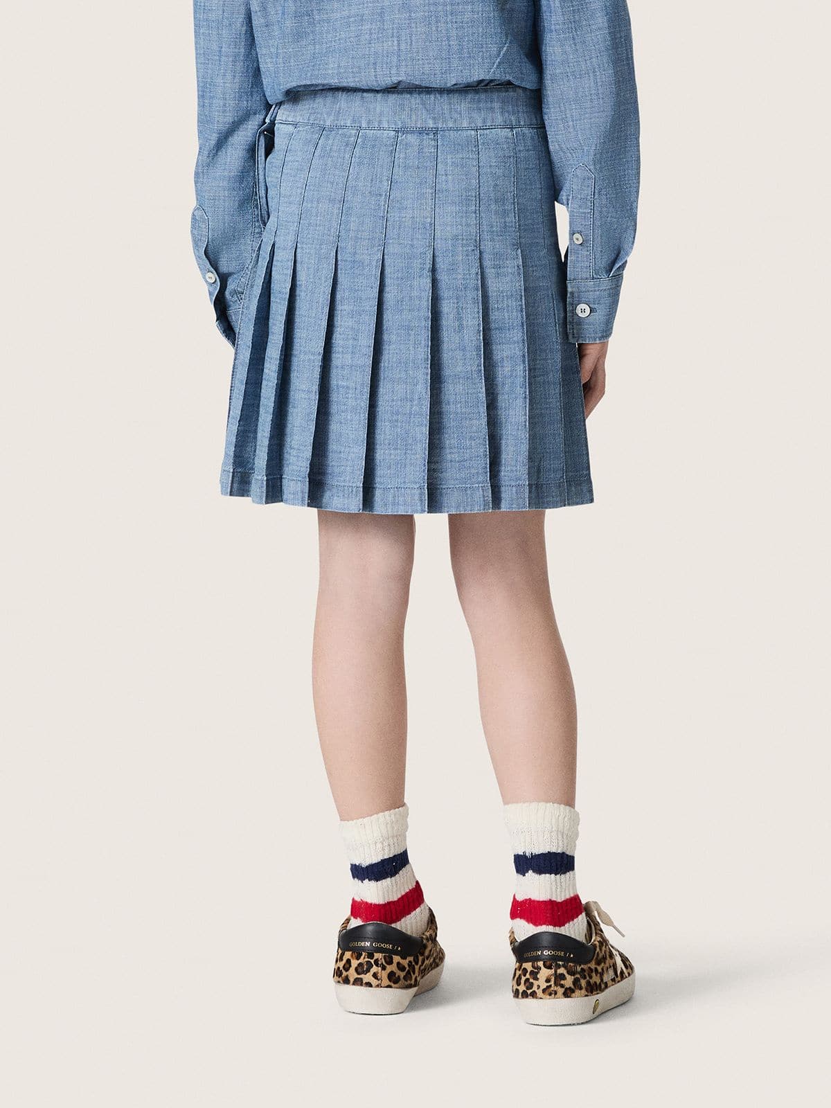 Golden Goose - Minifalda plisada de ni&ntilde;a Journey en chambray de algod&oacute;n celeste con logotipo bordado in 