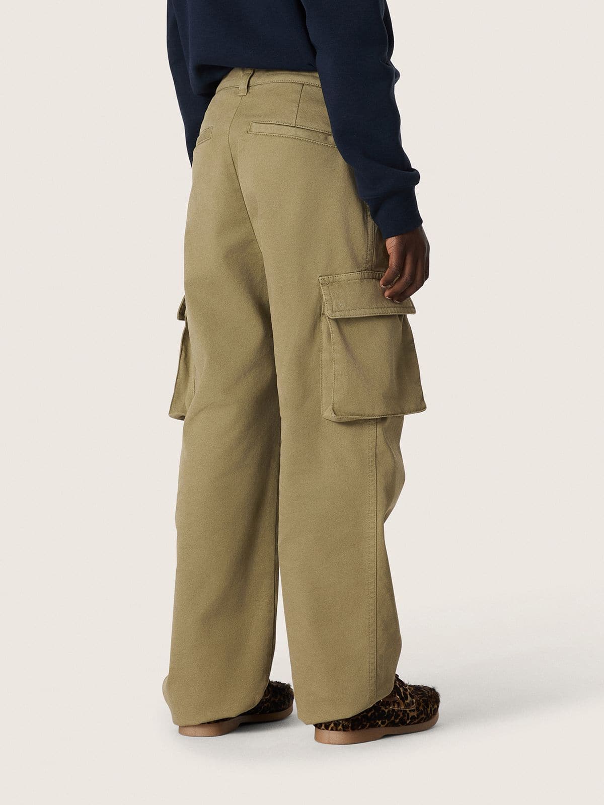 Golden Goose - Cal&ccedil;a cargo Infantil Masculina Journey de gabardine de algod&atilde;o verde militar com estampa in 