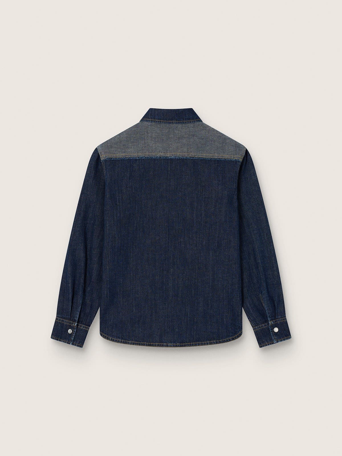 Kids&rsquo; shirt in blue chambray with reverse details and embroidered logo