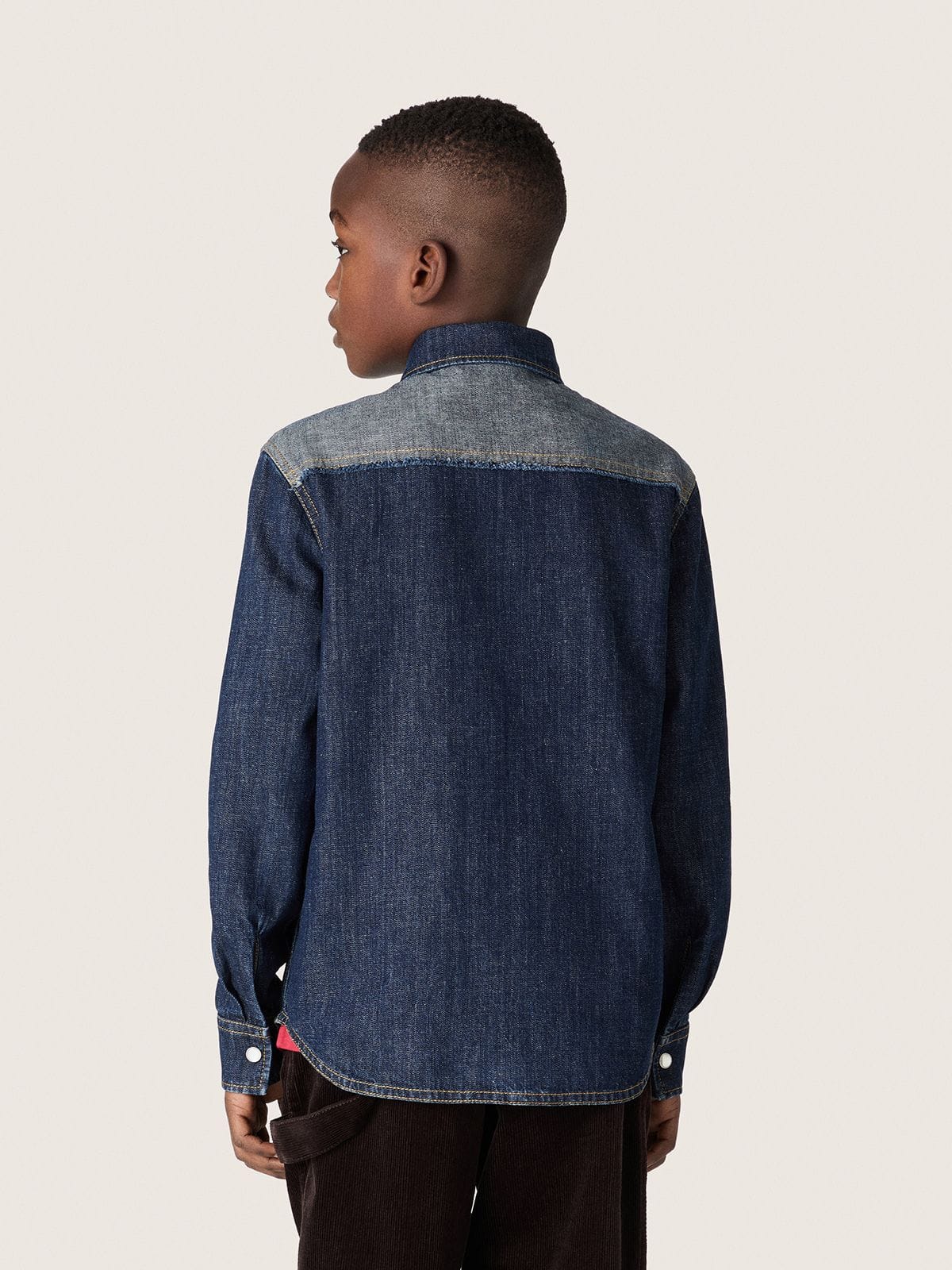 Golden Goose - Blaues Kinderhemd aus Chambray mit Envers-Details und Sticklogo in 