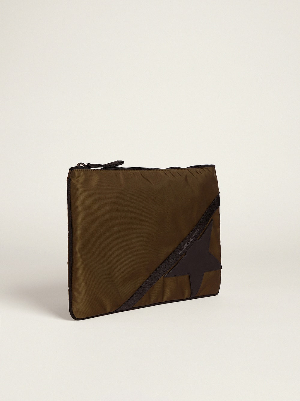 Golden Goose - Pouch Journey large in nylon verde militare in 
