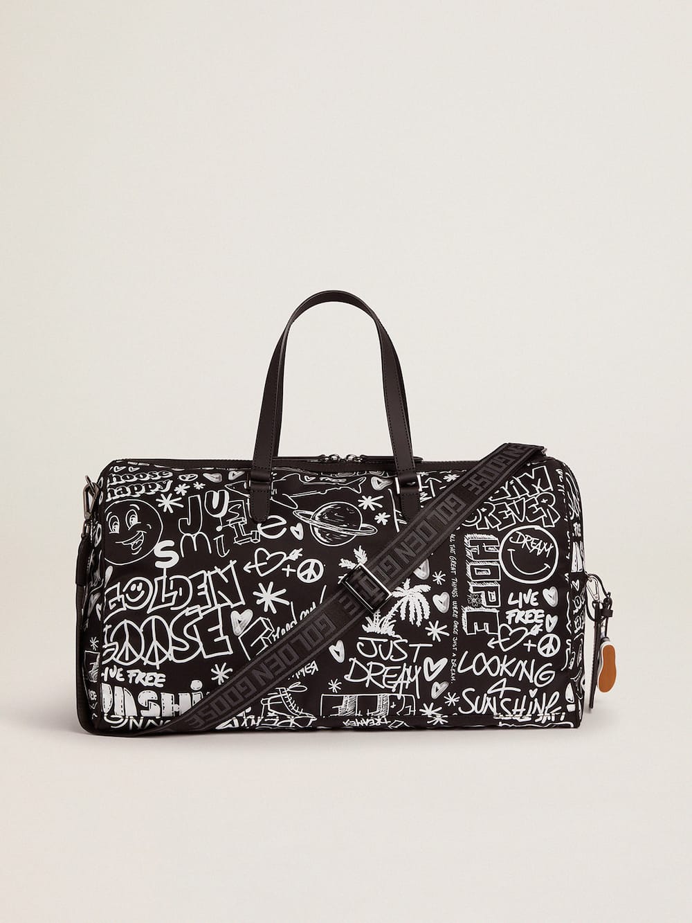 Golden Goose - Journey Duffle Bag de nailon negro con decoraciones blancas en contraste in 