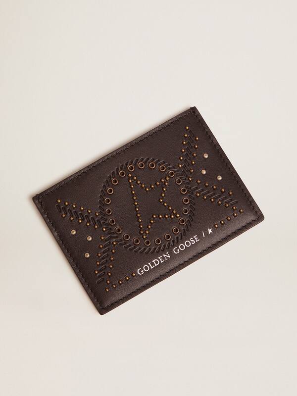 Star card holder in leather with studs
