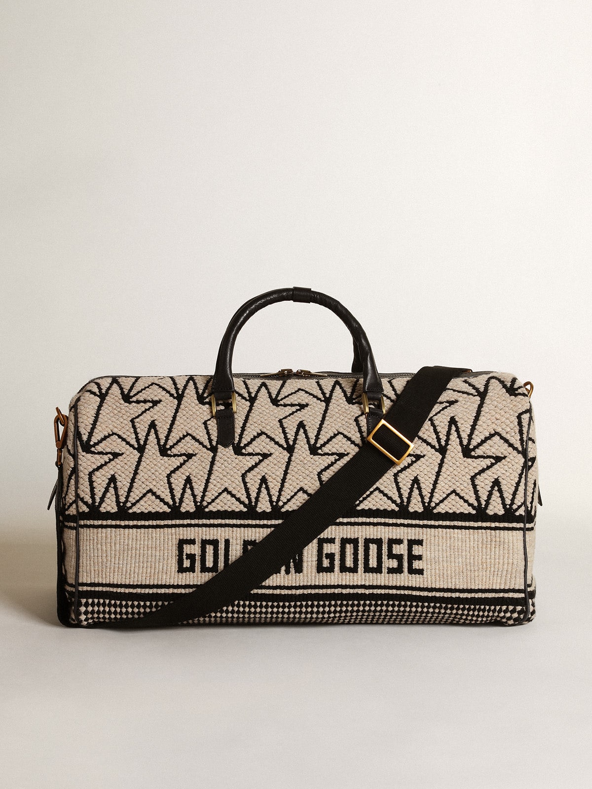 Golden Goose - Duffle bag homme en laine jacquard blanc de lait et inscription noire in 