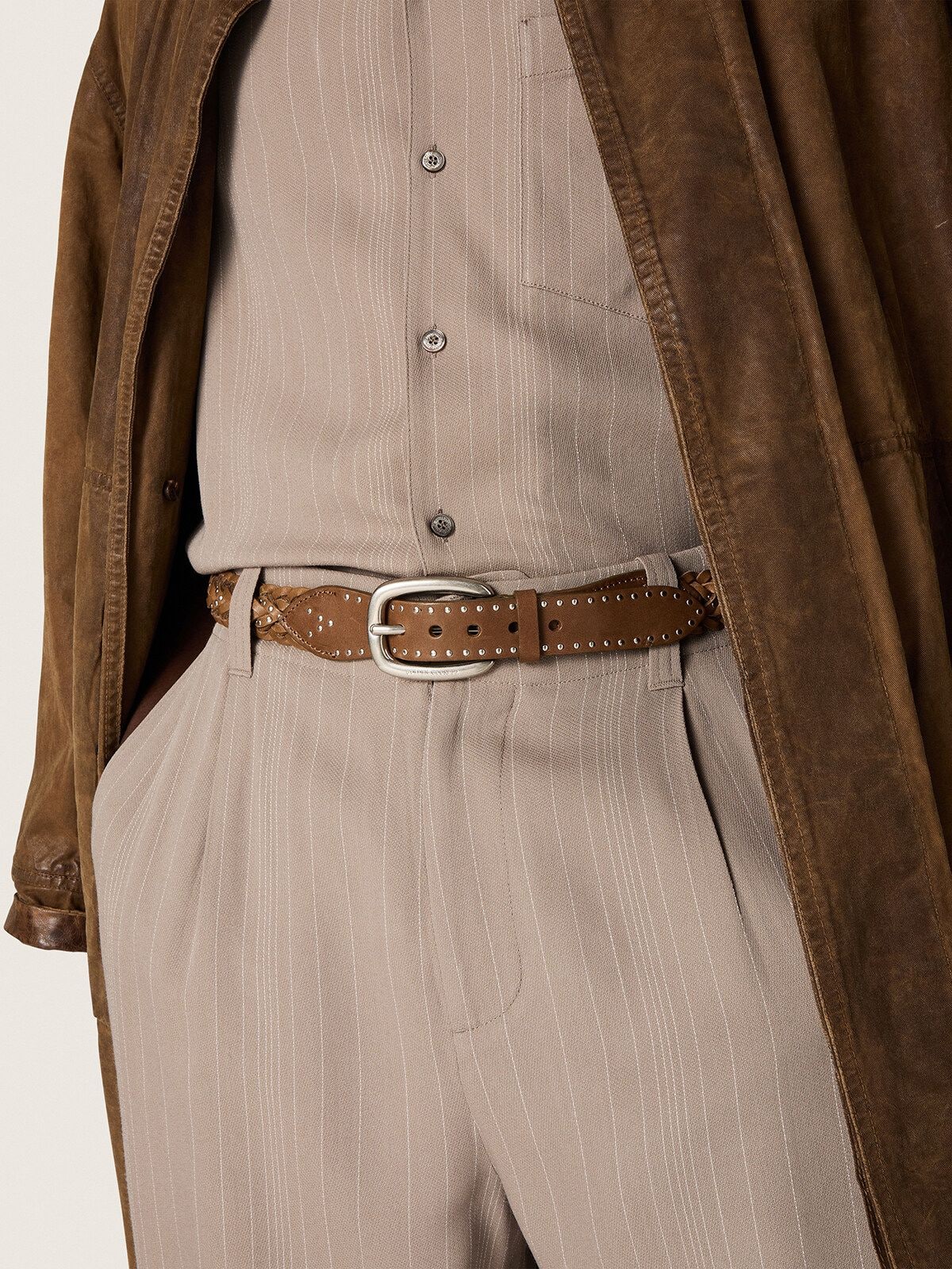 Golden Goose - Cinto Houston de couro entrela&ccedil;ado c&aacute;qui com tachas prateadas in 