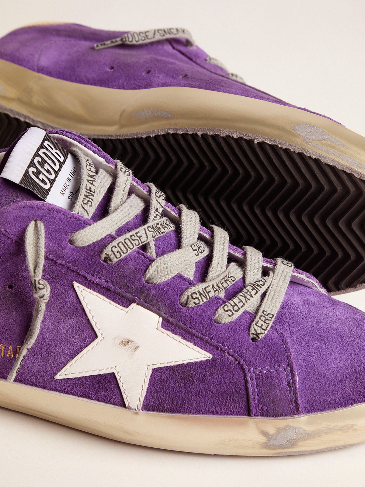 Golden Goose - Purple suede Super-Star sneakers with gold heel tab in 