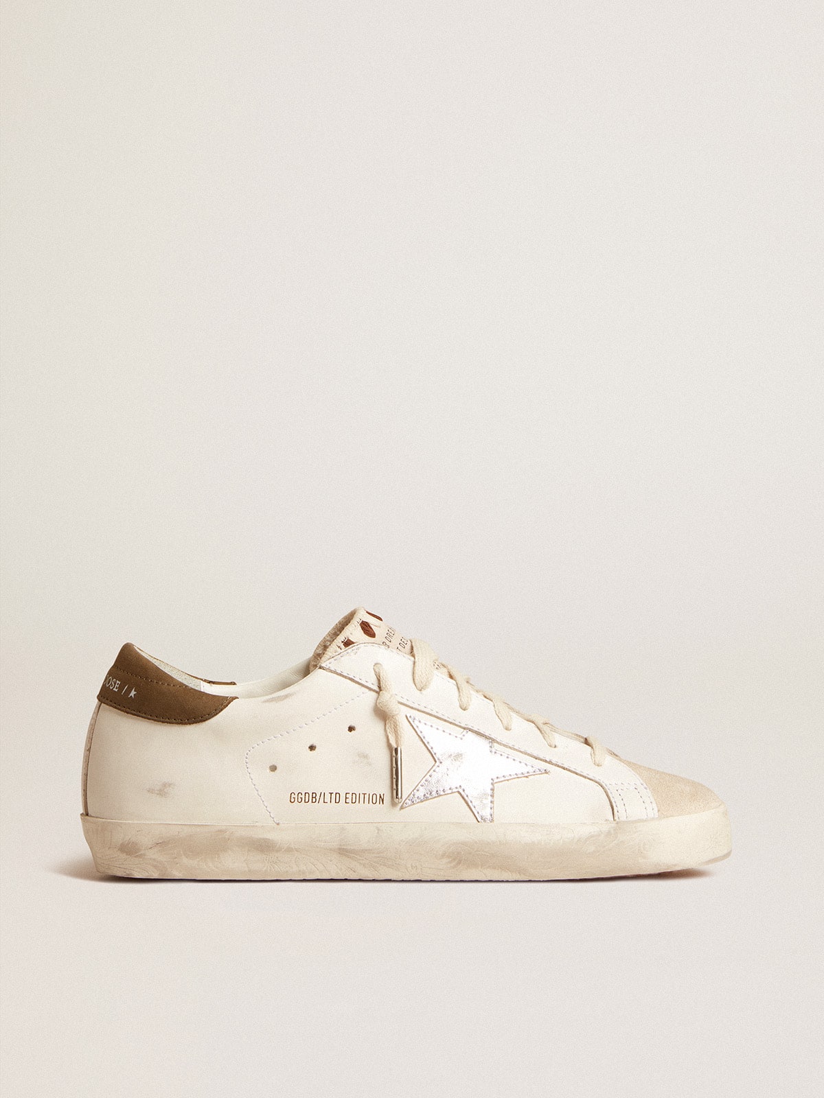 Golden Goose - Super-Star LTD con stella in pelle laminata argentata e talloncino marrone in 