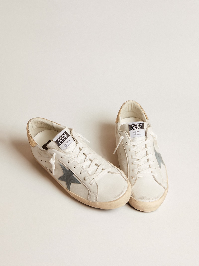 Golden Goose - Super-Star con estrella de ante y refuerzo del tal&oacute;n de piel estampado pit&oacute;n platino in 