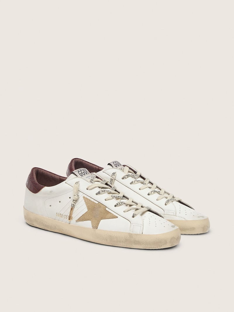 Golden Goose - Super-Star con estrella de ante arena y refuerzo del tal&oacute;n de piel de cocodrilo roja in 