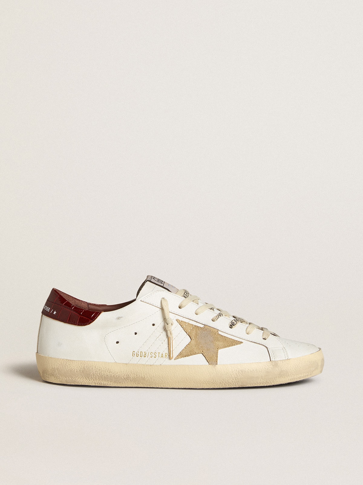 Golden Goose - Super-Star con estrella de ante arena y refuerzo del talón de piel de cocodrilo roja in 