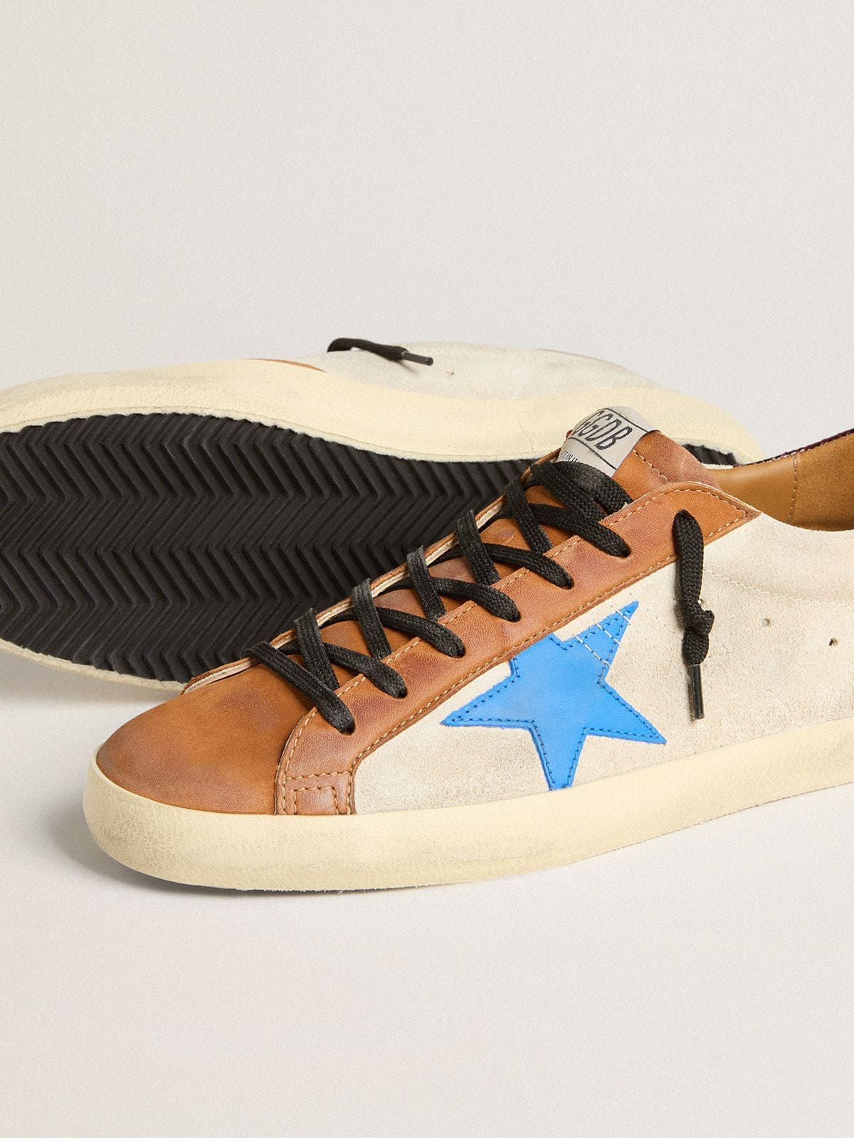 Golden Goose - Super-Star （ベージュ） スター（ライトブルー）＆クロコダイル柄ヒールタブ in 